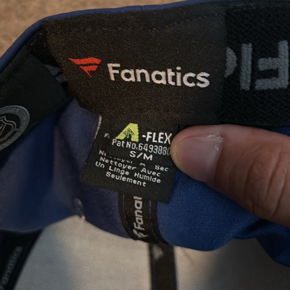 Toronto Mapleleafs Fantaticw s/m flex fit Hat - Picture 4 of 4